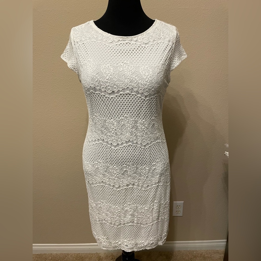 Sharagano Women’s White Lace Crochet Shift Dress Short Sleeve Sz 14 back zip